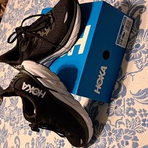 Hoka Clifton 8 size 9.5B (women)